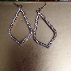 Cool Fashion Diamond-looking Earrings w goldtone